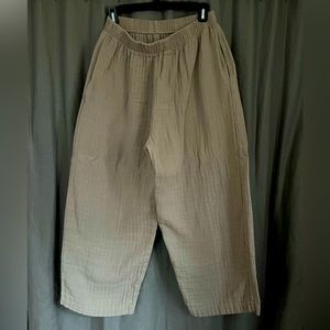 Black Crane relaxed pants. Size small. Tan